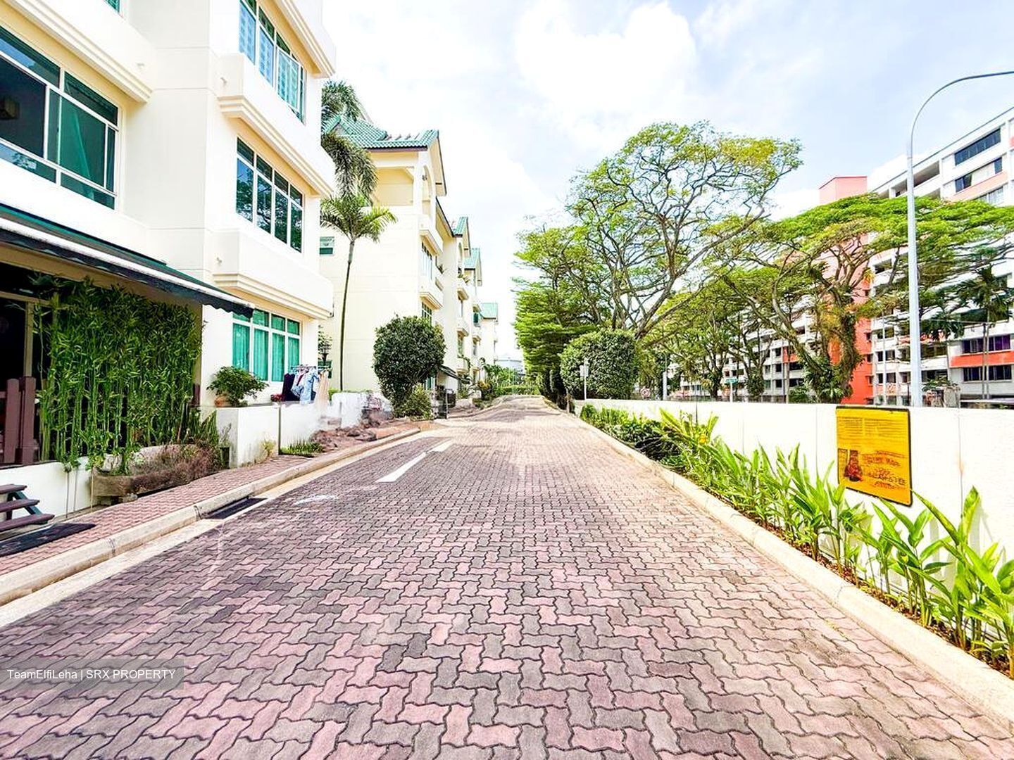 Woodgrove Condominium (D25), Condominium #525465931